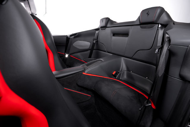 Certified 2025 Ferrari Roma Spider RWD image 27