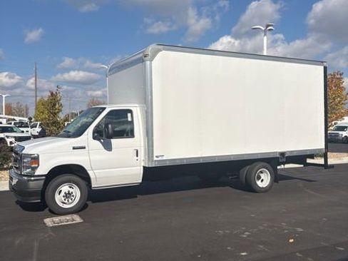 New 2026 Ford E-450 and Econoline 450 Super Duty w/ Driver's Safety Package image 2