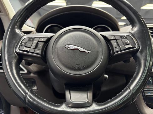 Used 2017 Jaguar F-PACE Prestige image 21