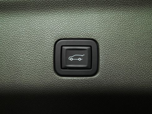 Used 2026 GMC Yukon Denali AWD/4WD image 14