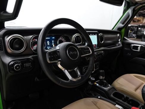 Used 2019 Jeep Wrangler Unlimited Rubicon AWD/4WD image 11