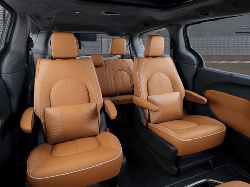 New 2025 Chrysler Pacifica Pinnacle image 15