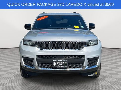 Used 2025 Jeep Grand Cherokee L Laredo image 2