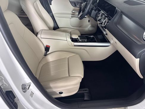 Used 2023 Mercedes-Benz GLA 250 w/ Premium Package image 13