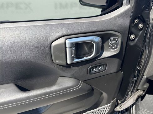 Used 2023 Jeep Wrangler Unlimited Sahara w/ Cold Weather Group AWD/4WD image 31