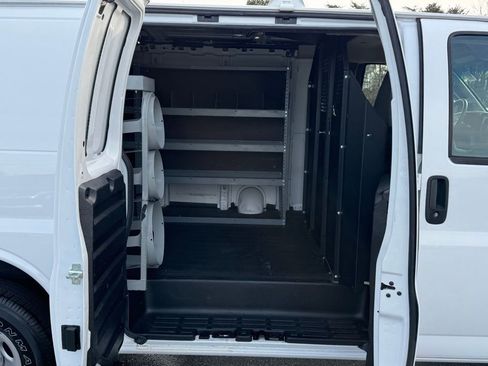 Used 2022 Chevrolet Express 2500 w/ Driver Convenience Package image 15