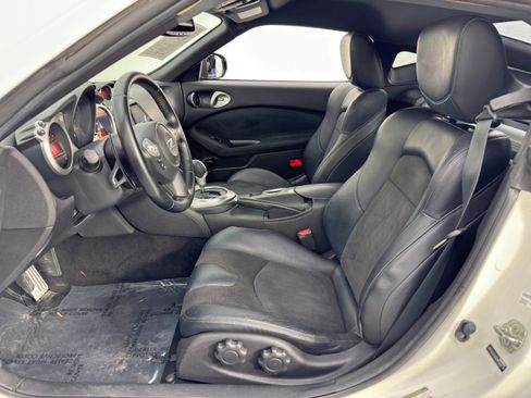 Used 2014 Nissan 370Z Touring w/ Sport Package image 15