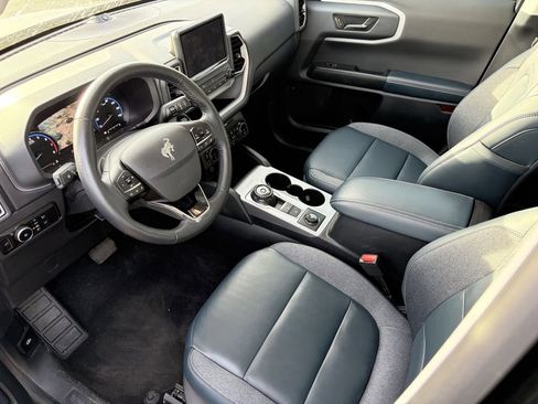 Used 2023 Ford Bronco Sport Outer Banks w/ Tech Package AWD/4WD image 4