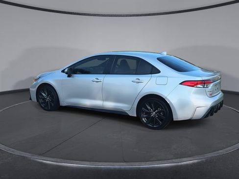 Used 2023 Toyota Corolla SE FWD image 6