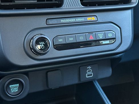 New 2025 Ford Maverick XLT w/ XLT Luxury Package image 18