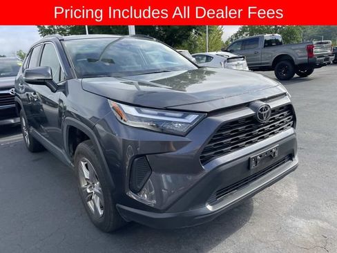 Used 2025 Toyota RAV4 XLE AWD/4WD image 12