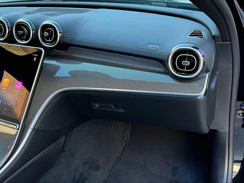 Used 2025 Mercedes-Benz C 300 4MATIC Sedan image 17