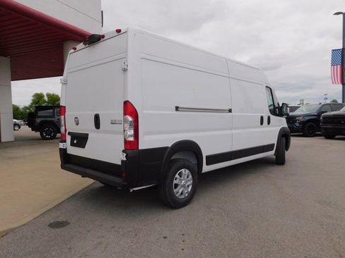 New 2024 RAM ProMaster 2500 w/ Quick Order Package 22G SLT image 9
