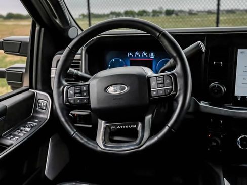 Used 2025 Ford F250 Platinum AWD/4WD image 18
