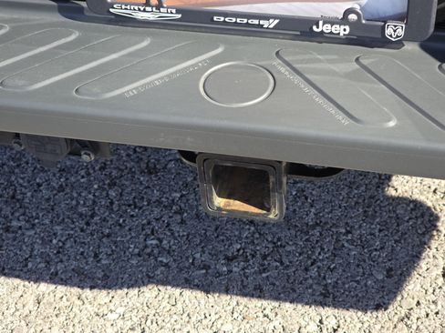 Used 2012 Nissan Frontier SV w/ Sport Appearance Pkg image 15