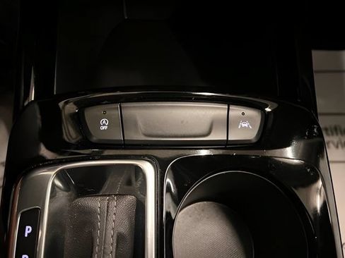 Certified 2025 Chevrolet Trax LT FWD image 26