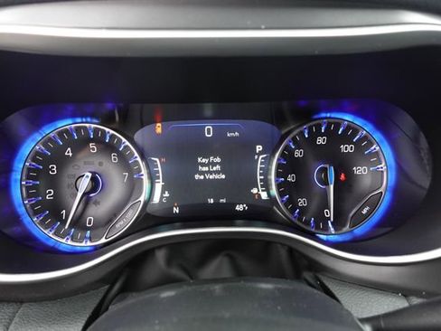 New 2026 Chrysler Pacifica Select image 15