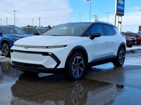 New 2026 Chevrolet Equinox EV LT image 5