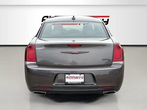 Used 2023 Chrysler 300 S w/ Comfort Group RWD image 6