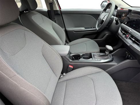 New 2025 Kia K4 LXS image 15