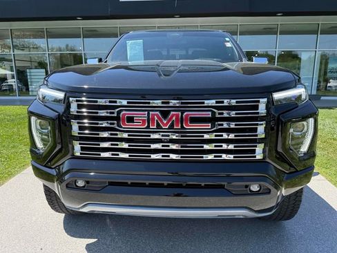 Used 2024 GMC Canyon Denali AWD/4WD image 4