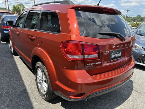 Used 2014 Dodge Journey SXT w/ Flexible Seating Group AWD/4WD image 4
