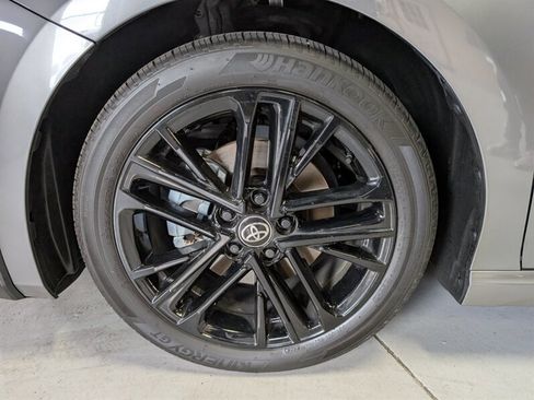 Used 2025 Toyota Camry SE w/ Convenience Package FWD image 15