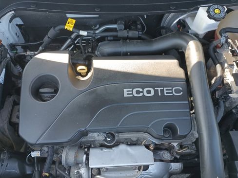 Used 2020 Chevrolet Equinox LS w/ LS Convenience Package image 12