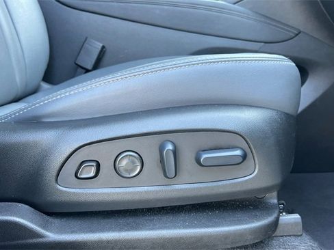 Used 2024 Buick Enclave Premium image 25