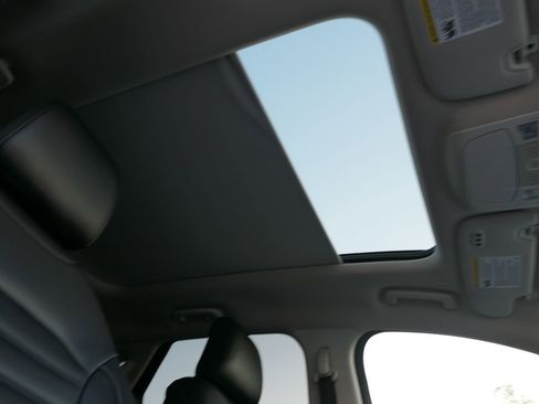 Used 2020 Ford Edge SEL w/ Convenience Package image 26