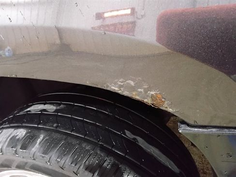 Used 2015 Cadillac Escalade Luxury image 25