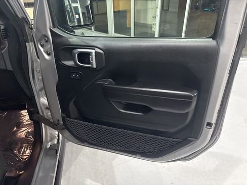 Used 2020 Jeep Gladiator Rubicon image 32
