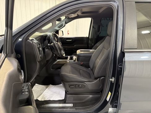 Used 2021 Chevrolet Silverado 1500 RST w/ LPO, Blackout Package image 10