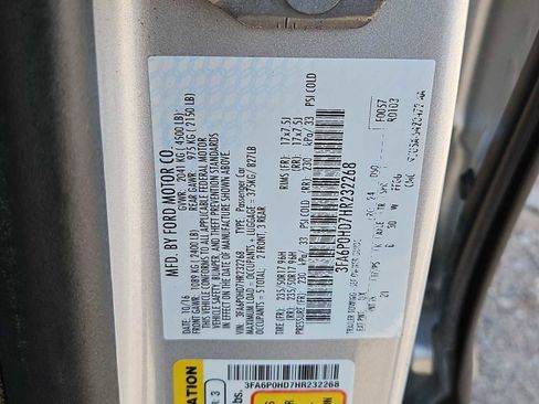 Used 2017 Ford Fusion SE w/ Fusion SE Technology Package image 36