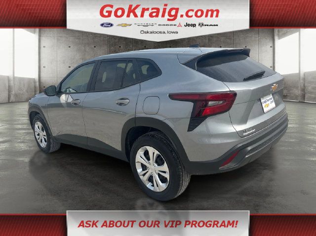 Used 2026 Chevrolet Trax LS FWD image 7