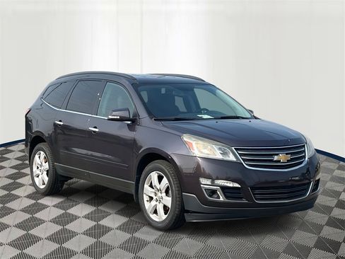 Used 2016 Chevrolet Traverse LT w/ Style and Technology Package image 7