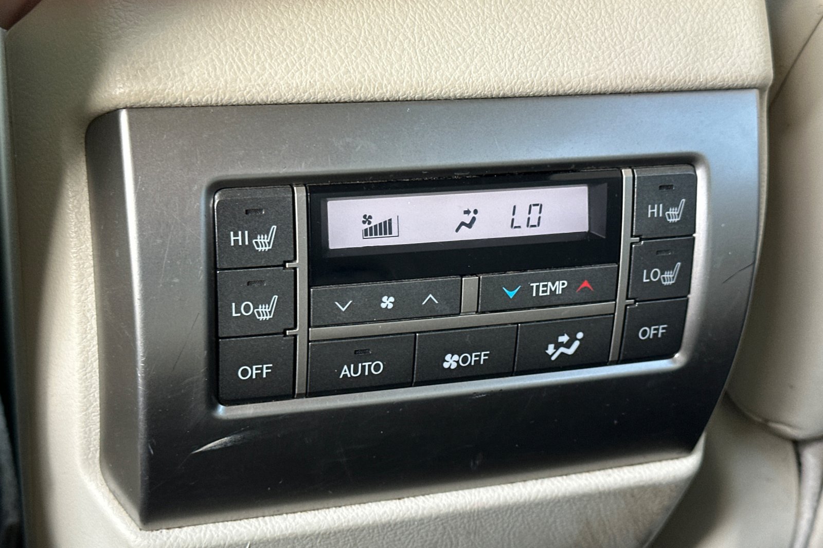 Used 2020 Lexus GX 460 Premium w/ Premium Package AWD/4WD image 40