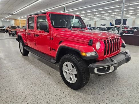 Used 2020 Jeep Gladiator Sport w/ Quick Order Package 24S image 3