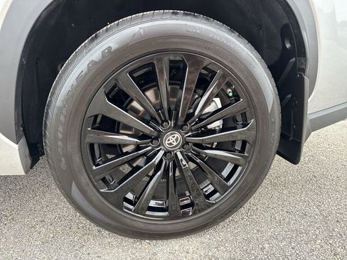 Certified 2025 Toyota Highlander XSE AWD/4WD image 19