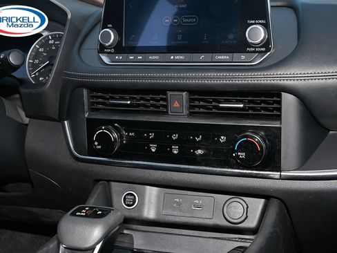 Used 2023 Nissan Rogue S FWD image 21