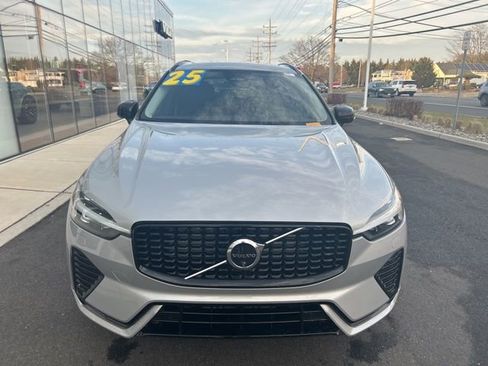 Certified 2025 Volvo XC60 B5 Plus AWD/4WD image 7