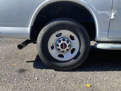 Used 2024 GMC Savana 2500 w/ Driver Convenience Package image 27