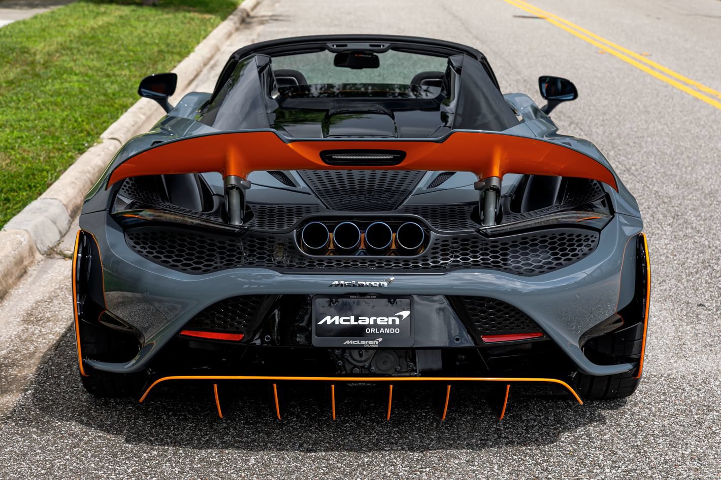 Used 2022 McLaren 765LT RWD image 14