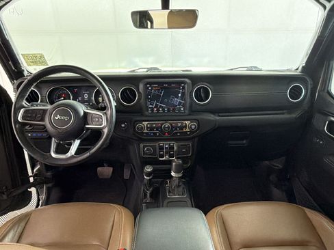 Used 2021 Jeep Wrangler Unlimited Sahara w/ Cold Weather Group AWD/4WD image 16