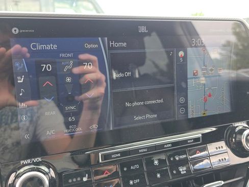 Used 2020 Toyota Highlander Platinum image 18