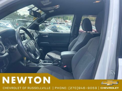 Used 2016 Toyota Tacoma TRD Off-Road w/ Towing Package AWD/4WD image 4