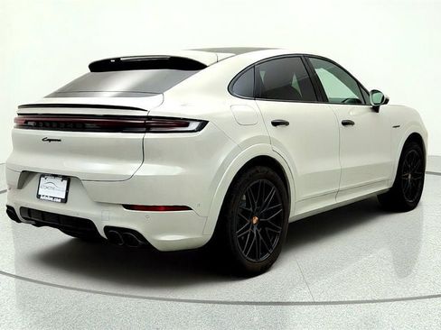 Used 2025 Porsche Cayenne E-Hybrid Coupe AWD/4WD image 5