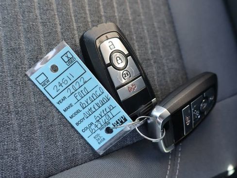 Used 2022 Ford Bronco Outer Banks image 51