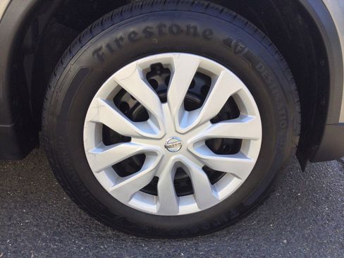 Used 2019 Nissan Rogue S AWD/4WD image 40