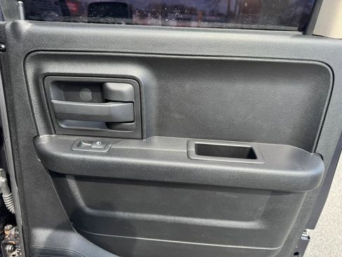 Used 2015 RAM 1500 Express image 18